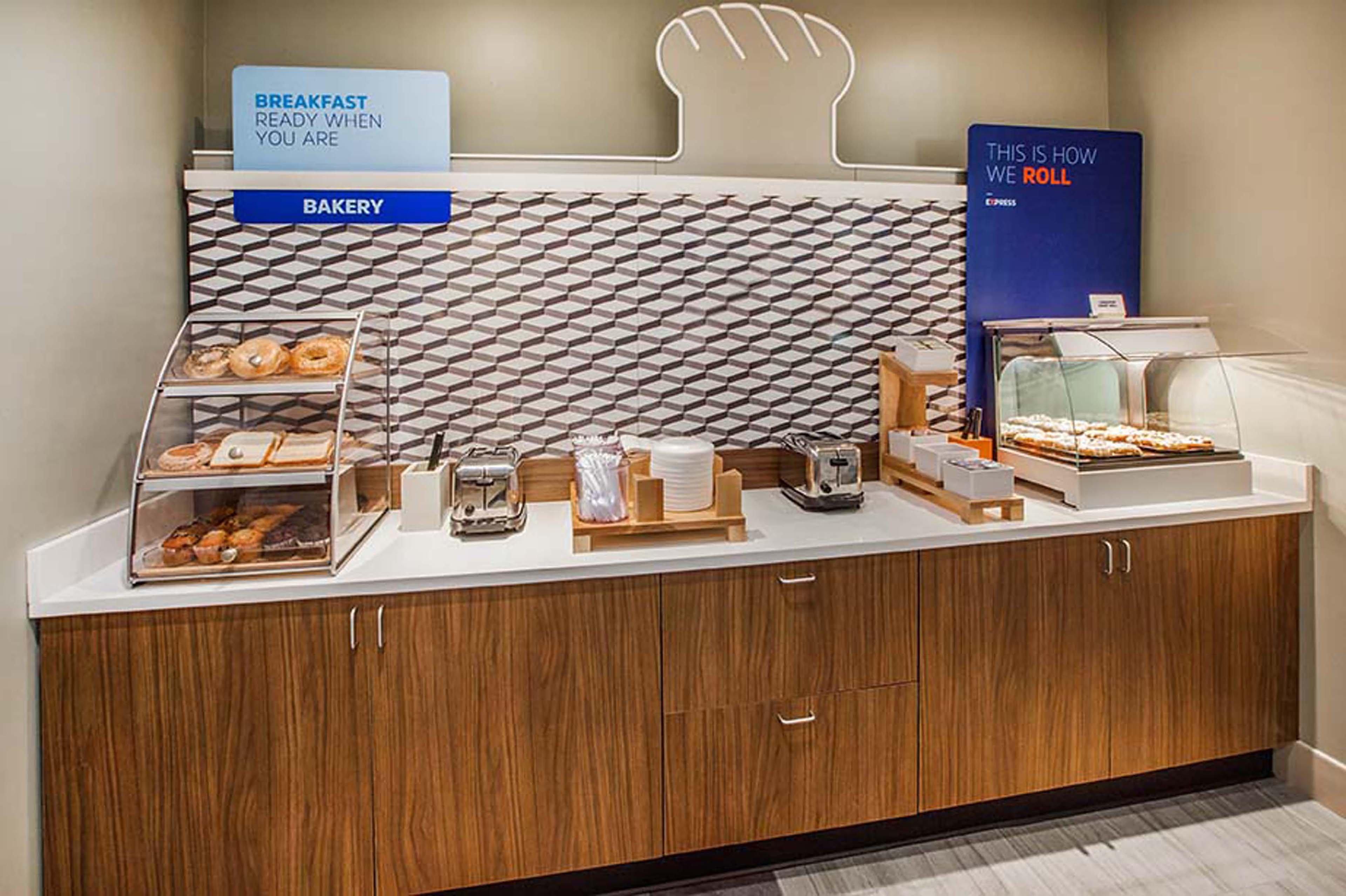 Holiday Inn Express Hanover By Ihg Zewnętrze zdjęcie